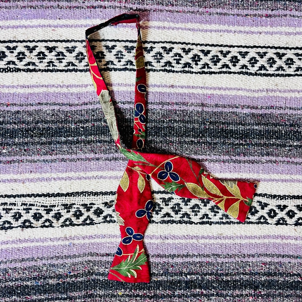 VTG 1960s Adjustolox Red Floral Bow Tie